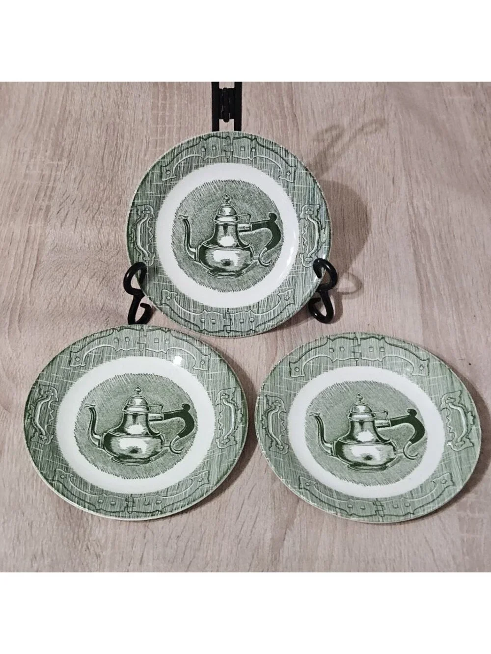 The Old Curiosity Shop Green Transferware 6” Dessert Plate Tea Pot Set Of 3